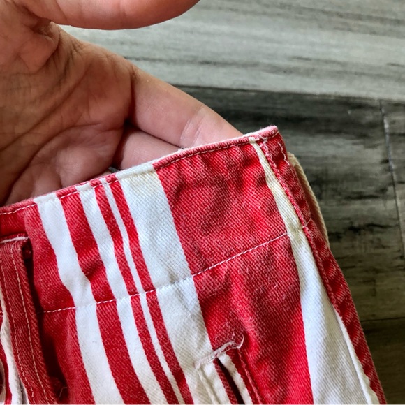 Vintage 1990s Basic Editions High Rise Pleated Red & White Striped Shorts - Picture 4 of 11